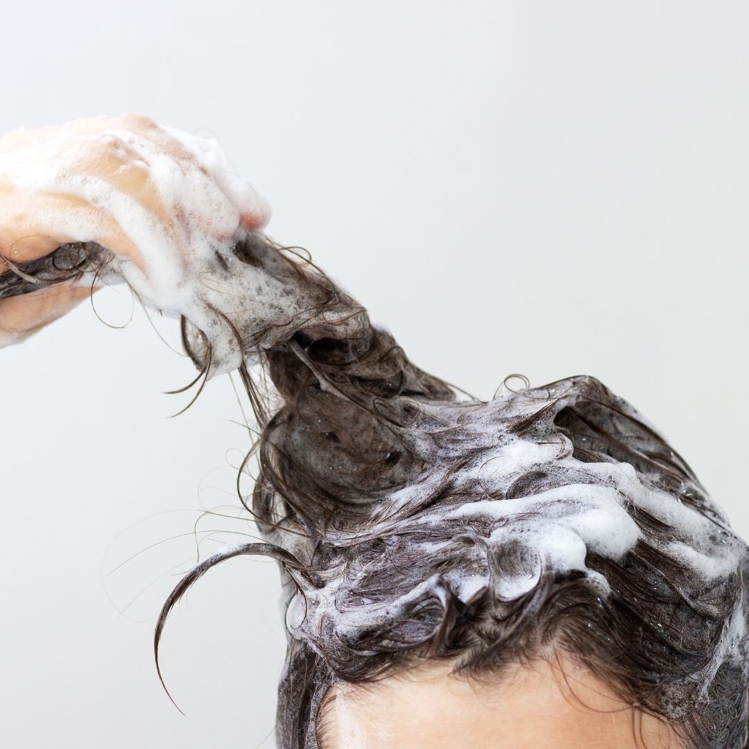 【一般的なシャンプーの使い方】頭皮の状態が悪いと抜け毛や痒みの原因になることがある？