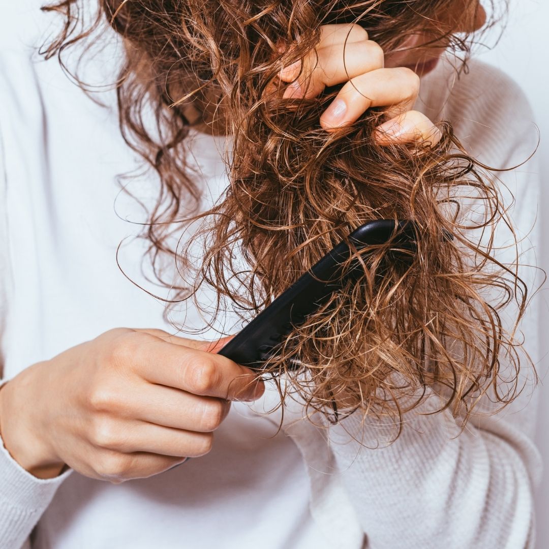 【エリップスのように、それよりい？】インドネシアのヘアオイル「XL PROFESSIONNEL」で傷み、くせ毛をストレートに！
